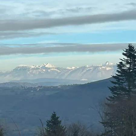 D'hotes Des Deux Lacs Bed & Breakfast