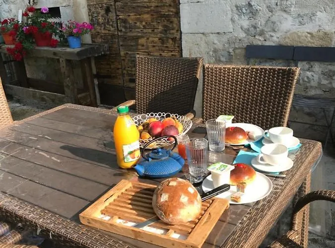 D'hotes Des Deux Lacs Bed and Breakfast *